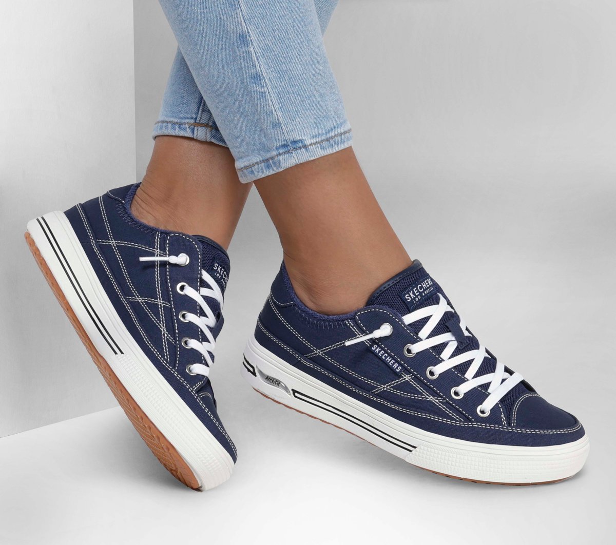 Skechers- Women Arch Fit Arcade - Arcata