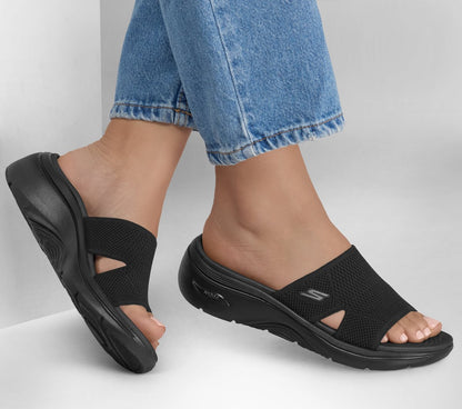 Skechers- Women GO WALK Arch Fit 2.0 Sandal - Dakota