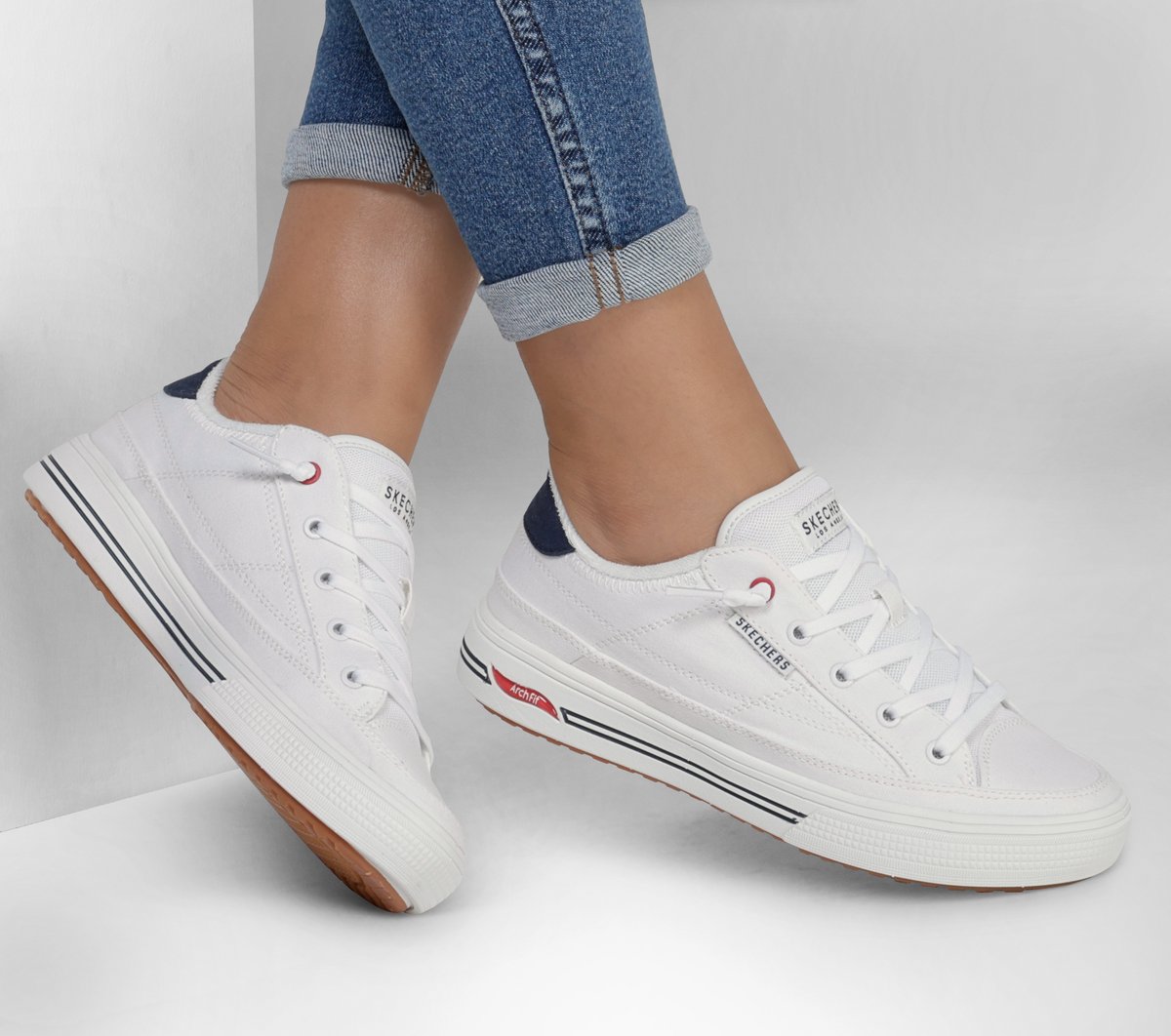 Skechers- Women Arch Fit Arcade - Arcata
