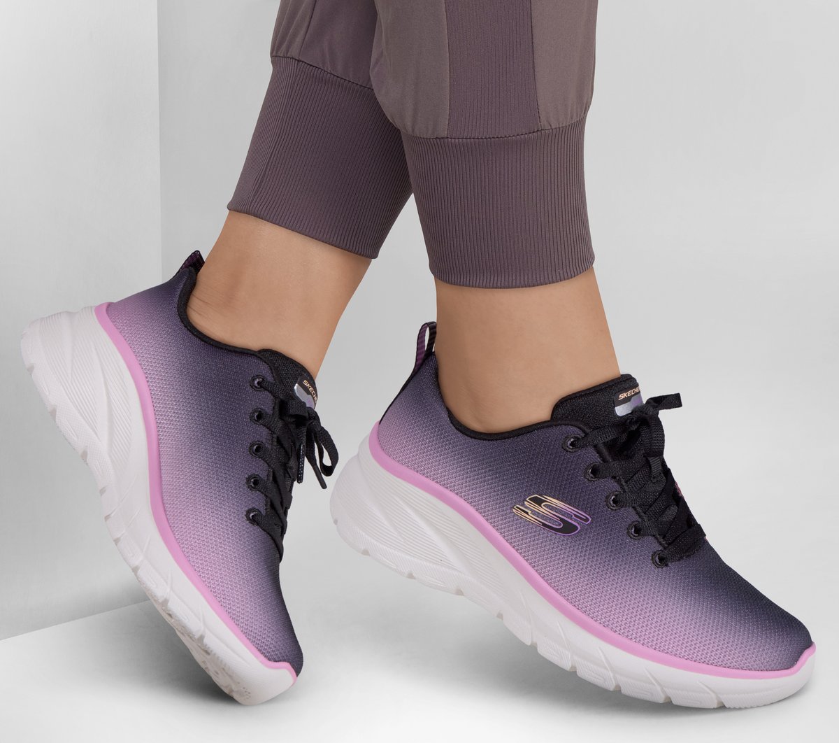 Skechers- Women Fashion Fit 2.0