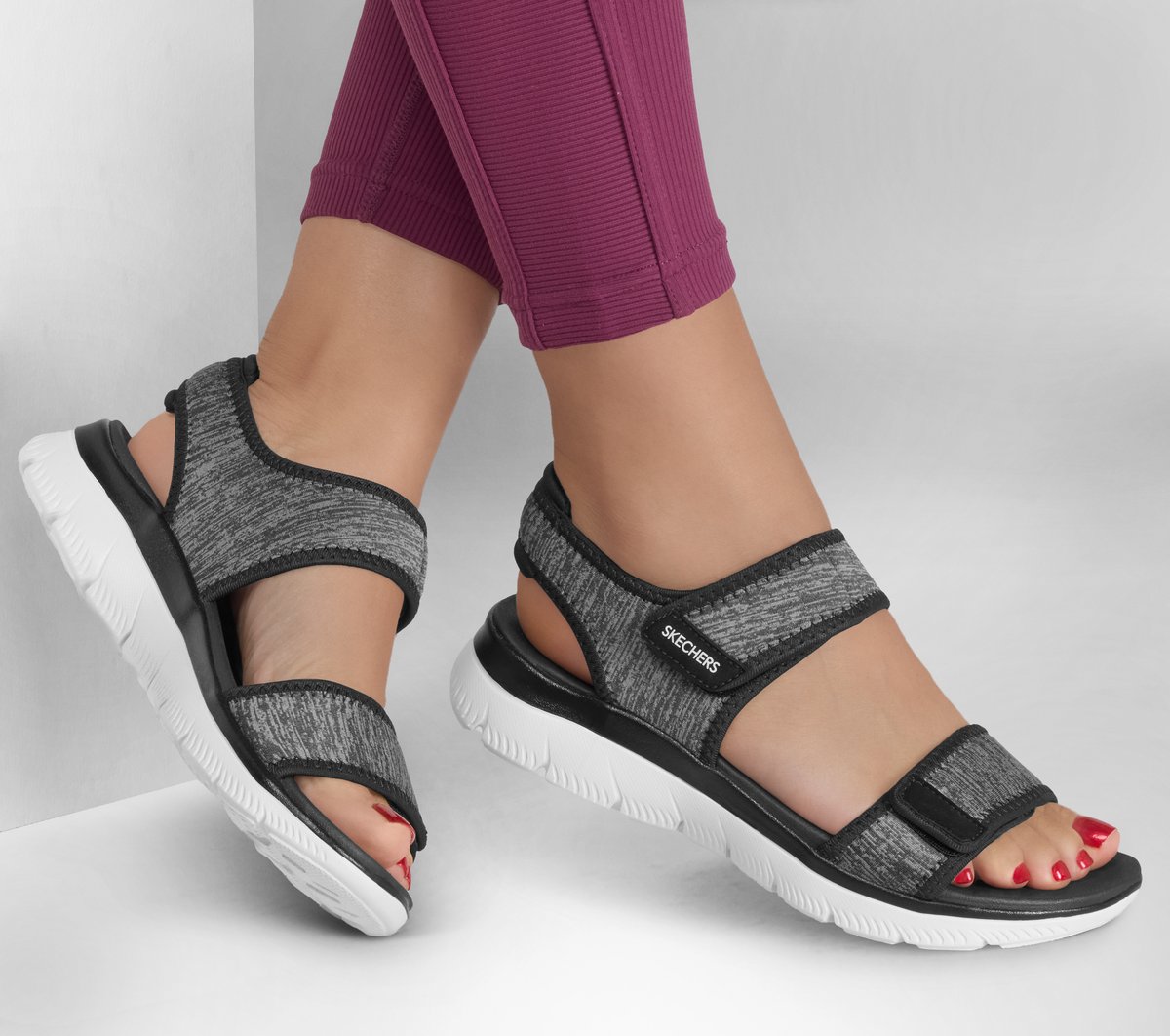 Skechers- Women Summits - Cutest Icon