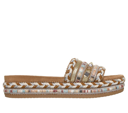 Skechers- Women|New Arrivals BOBS Misty Kiss - Beachy Bliss