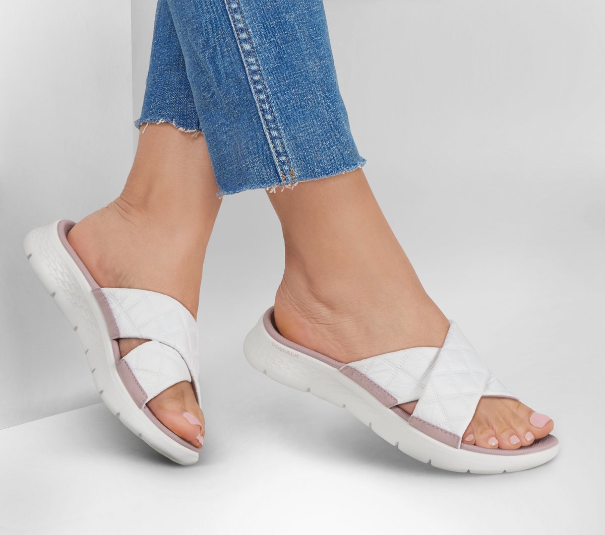Skechers- Women GO WALK Flex Sandal -Cozy Fit Gracie