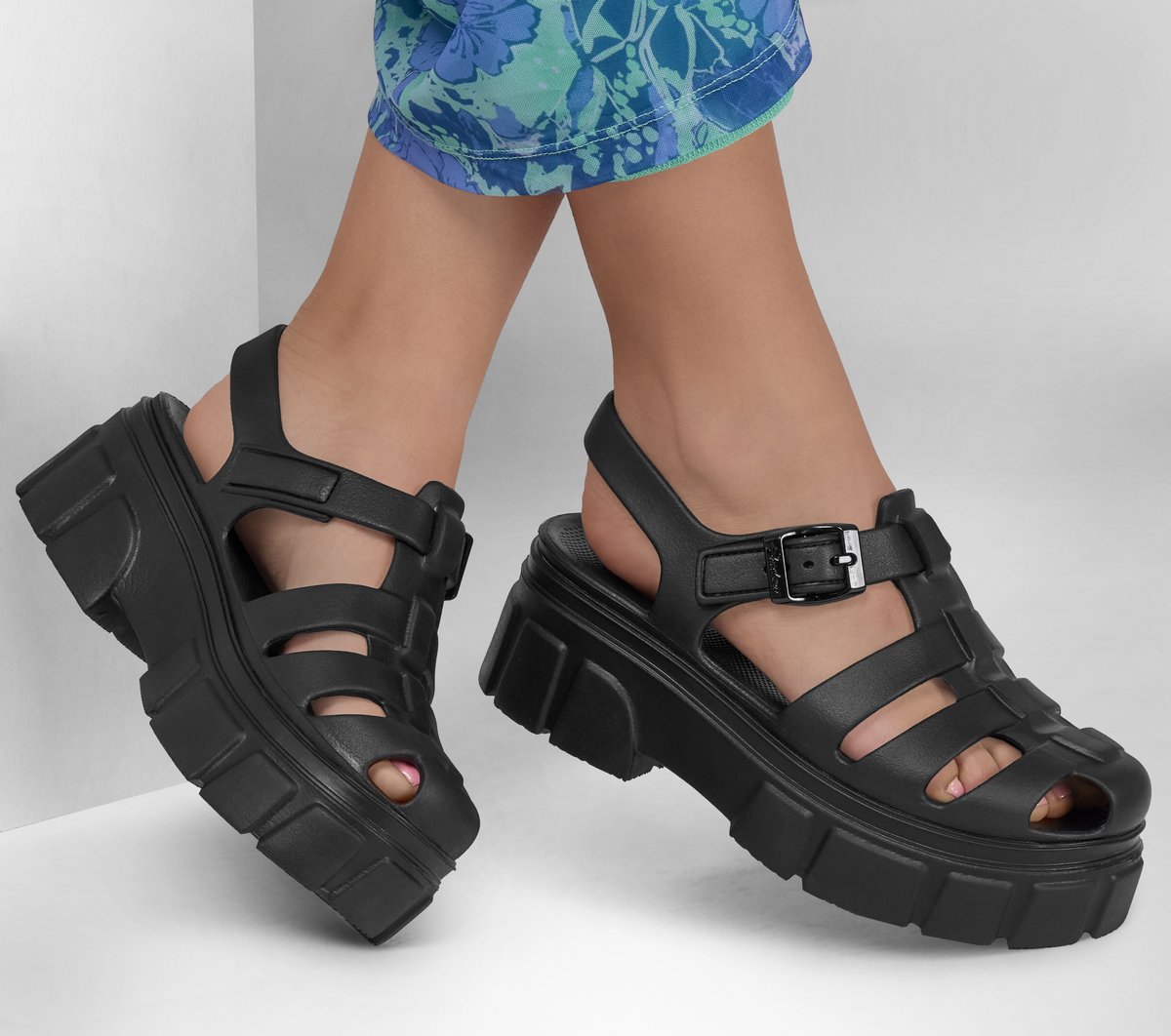 Skechers- Women Foamies: Cher - Headliner