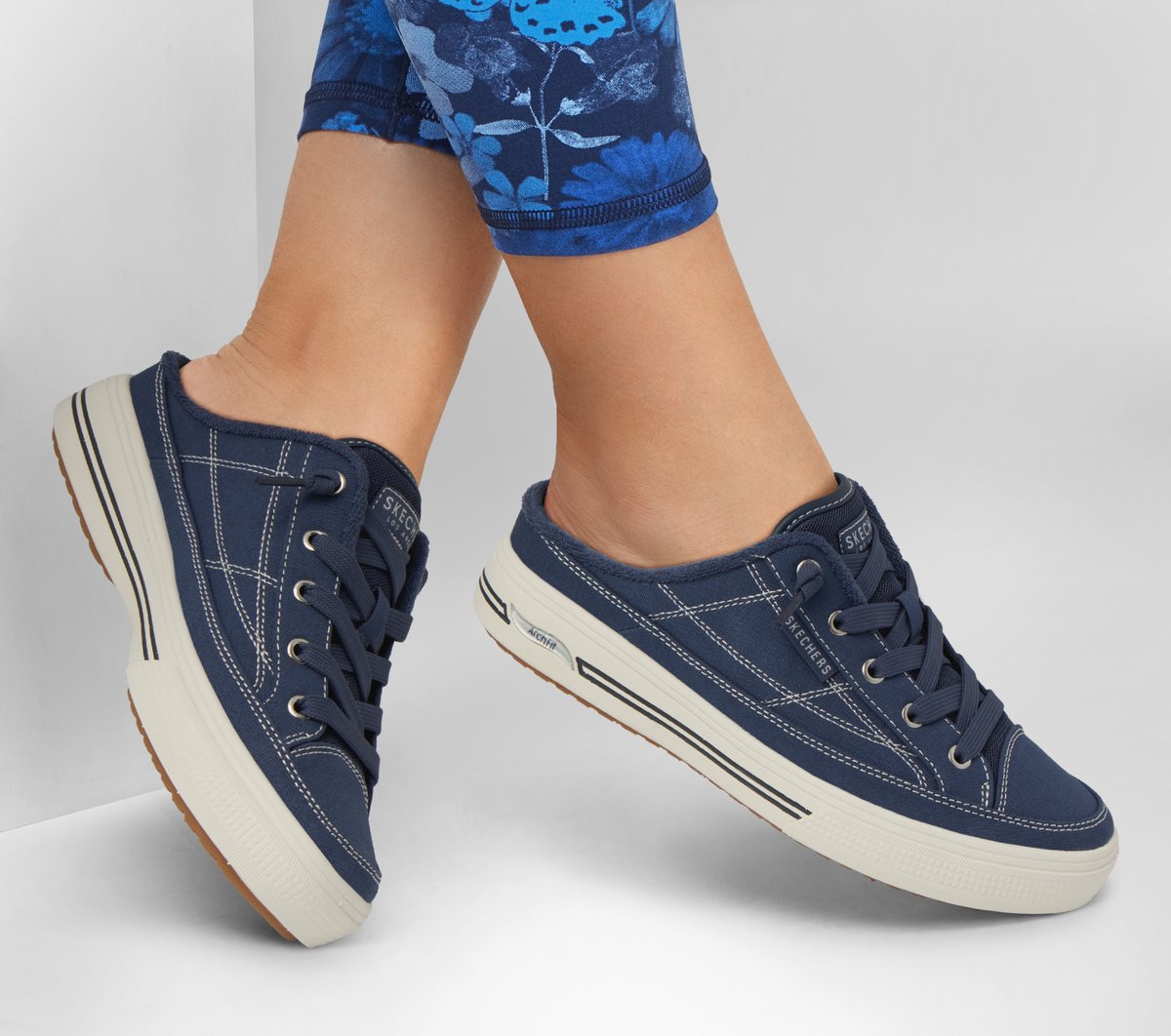 Skechers- Women Arch Fit Arcade - Find Ya There