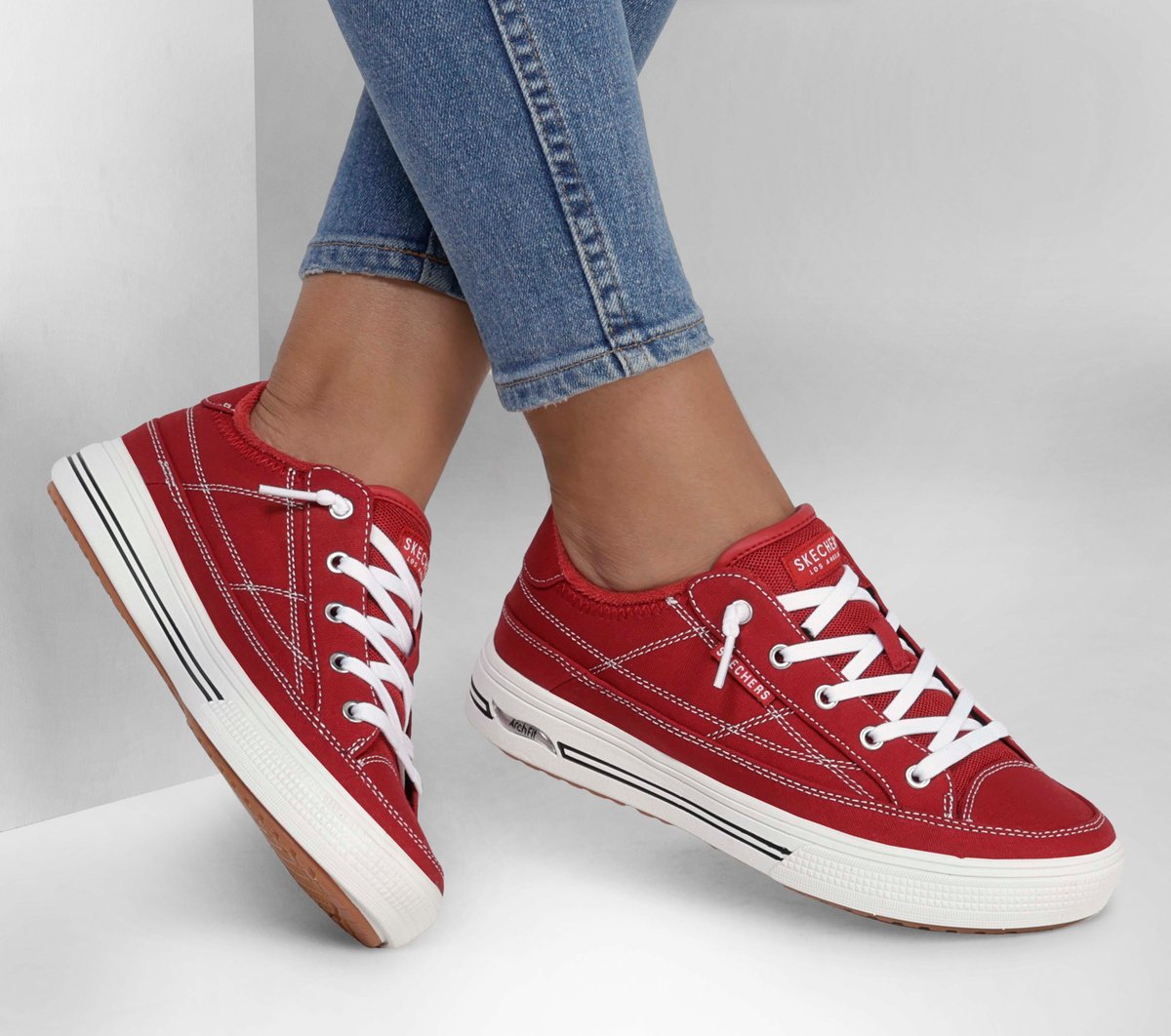 Skechers- Women Arch Fit Arcade - Arcata