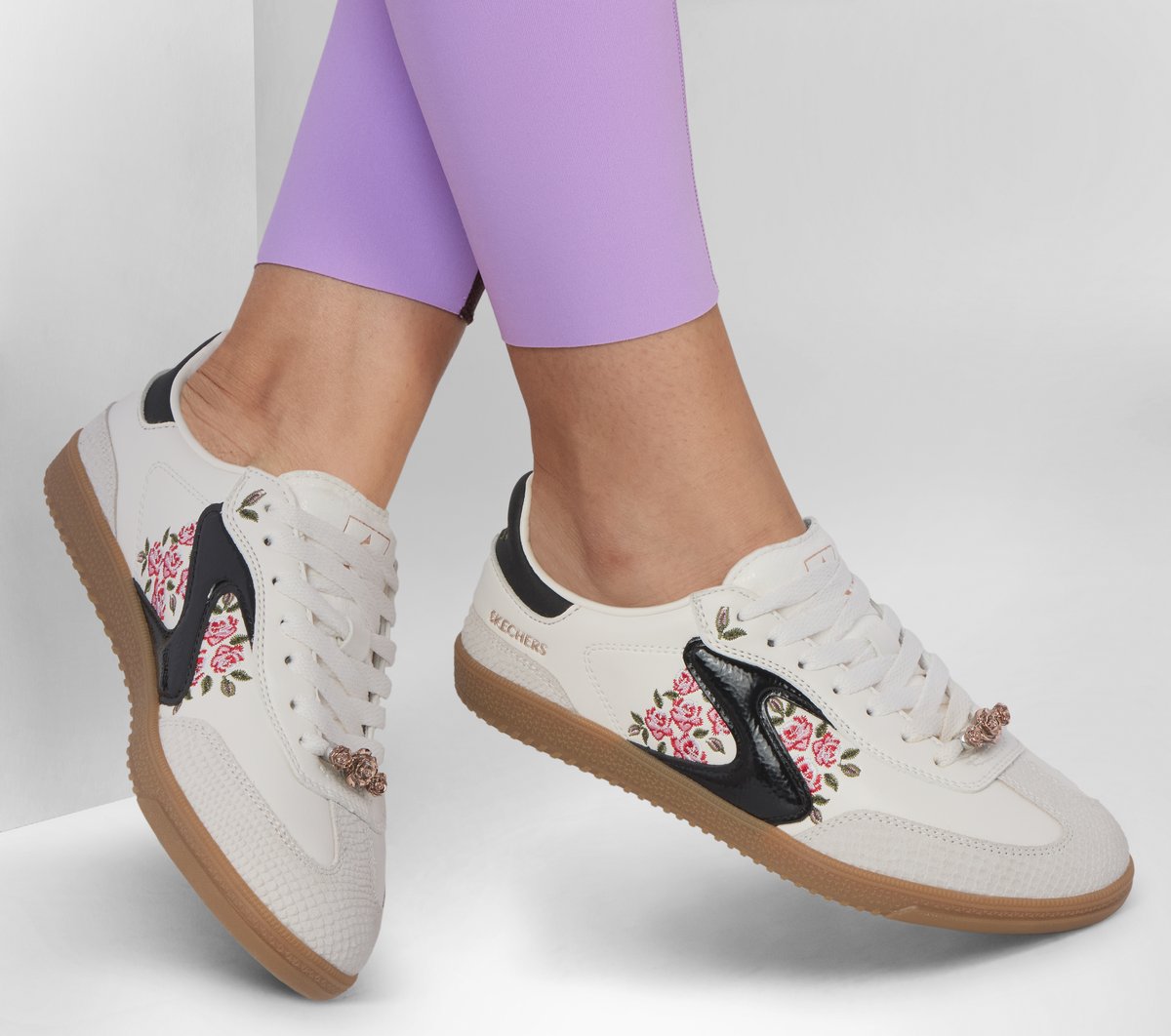 Skechers- Women Hotshot - Fiercely Floral