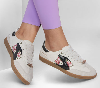 Skechers- Women Hotshot - Fiercely Floral