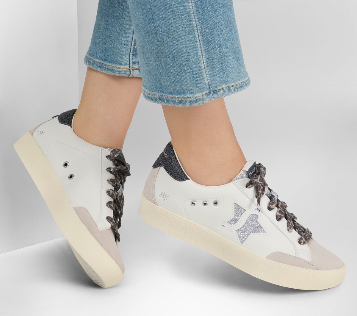 Skechers- Women Strand Star - Fierce Statement