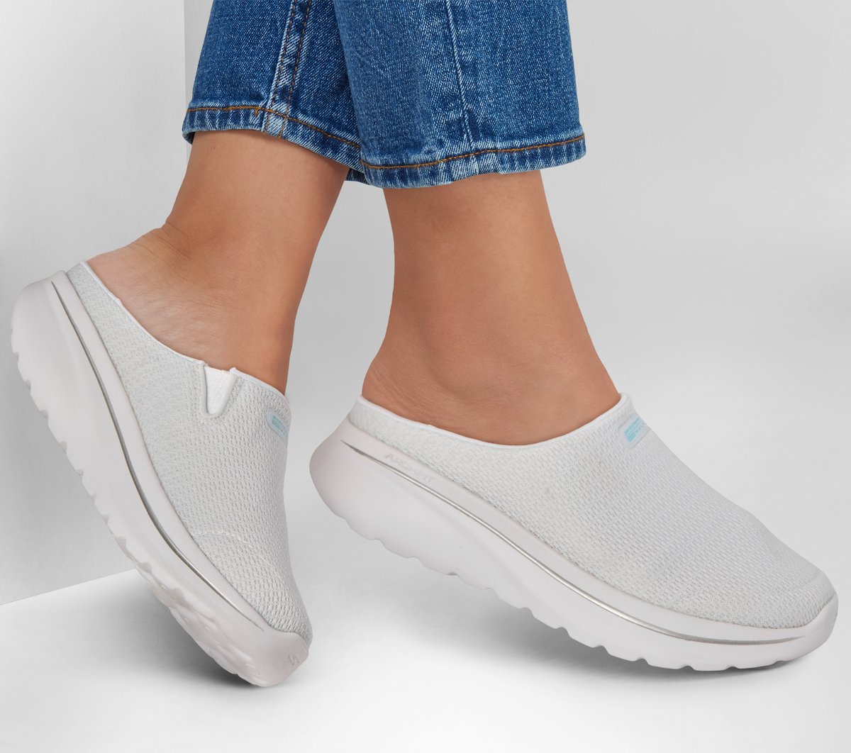 Skechers- Women Relaxed Fit: GO WALK Arch Fit N-Joy - Katie