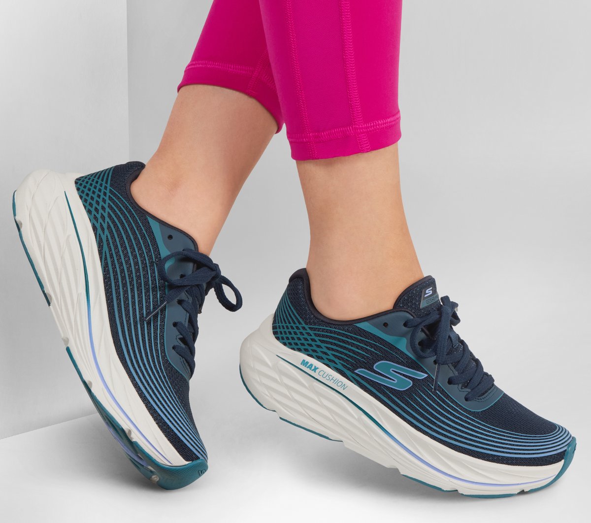 Skechers- Women Max Cushioning Elite 3 - Valares