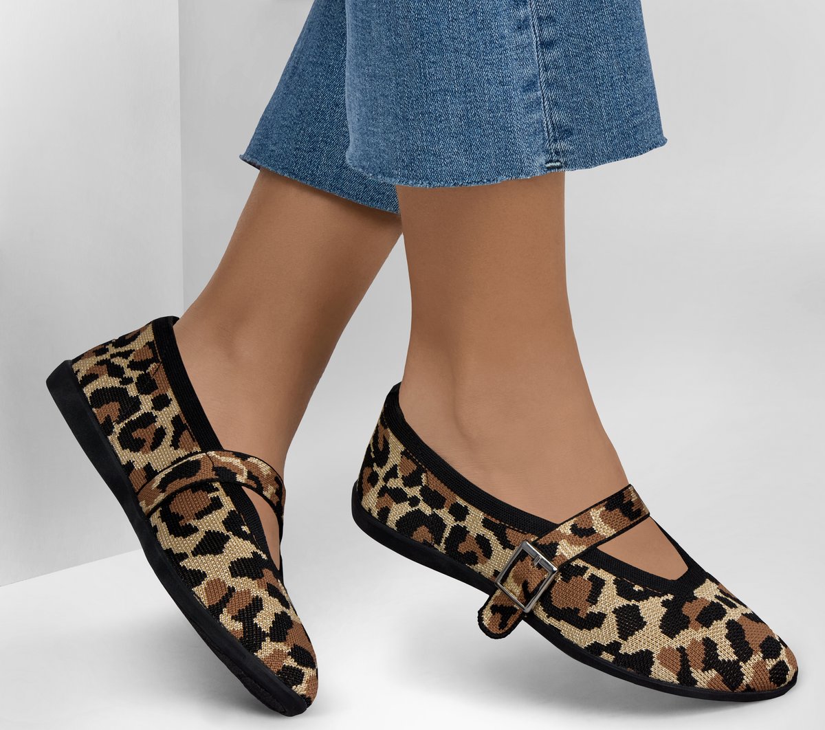 Skechers- Women Cleo Walk - Runway Hit