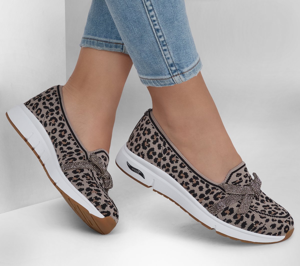 Skechers- Women Martha Stewart: Arch Fit Living