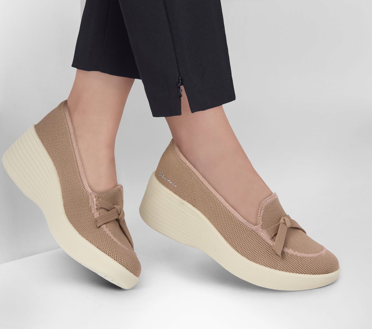 Skechers- Women Relaxed Fit: Parallel Lite - Soaring Softly