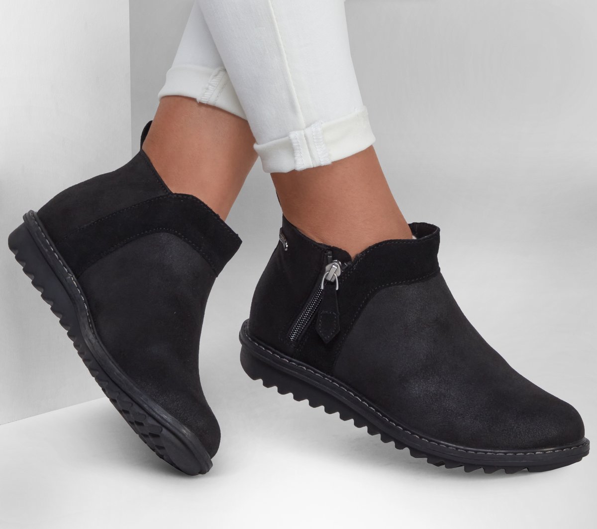 Skechers- Women Arch Fit Mojave - Indefinite