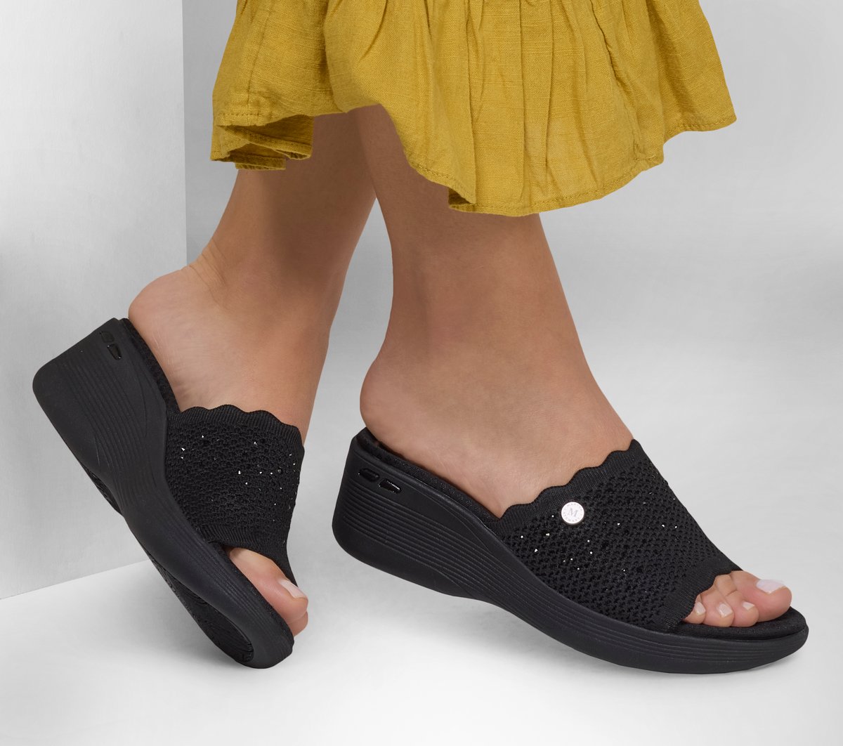 Skechers- Women Martha Stewart: Pier-Lite - Light Essence