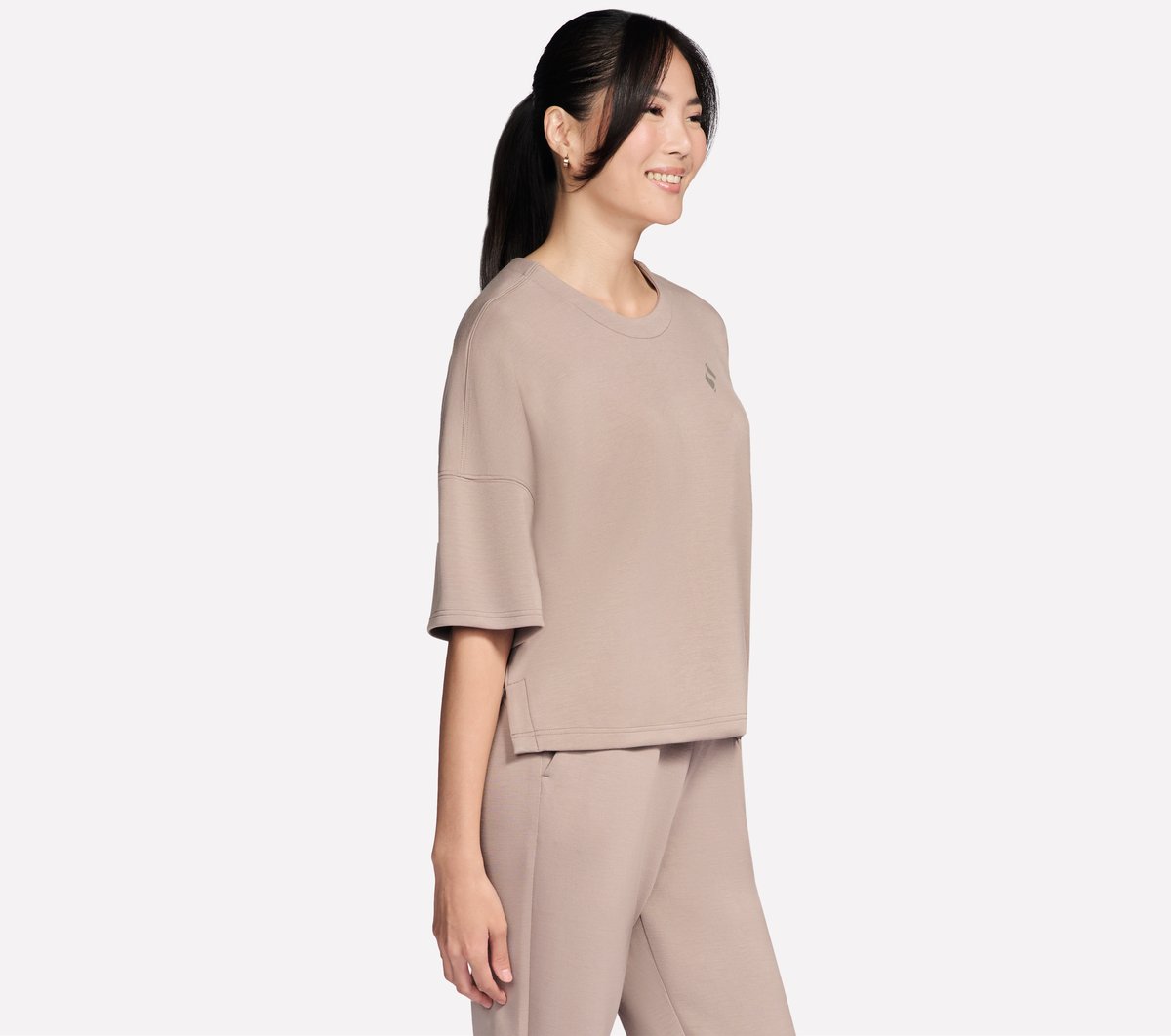 Skechers- Women SKECHLUXE Elevate Tee