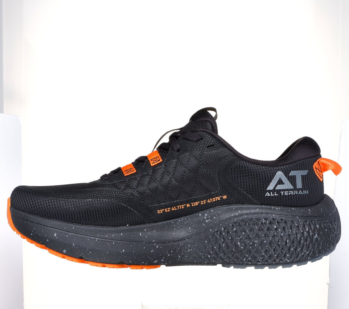 Skechers- Men GO RUN Supersonic Max A/T