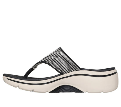 Skechers- New Arrivals GO WALK Arch Fit 2.0 Sandal -Resort Day