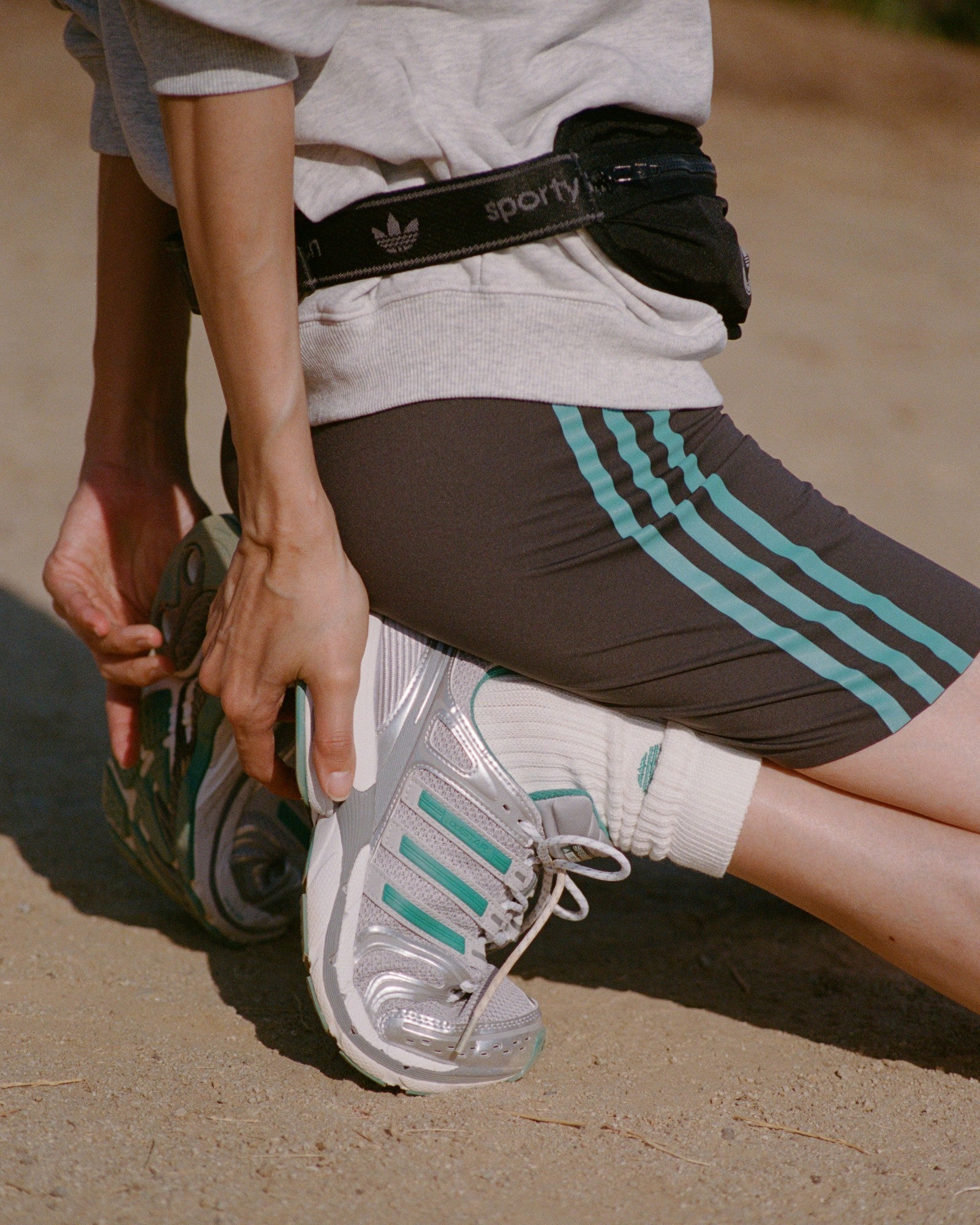 Adistar Control 5 - Silver/Teal/White