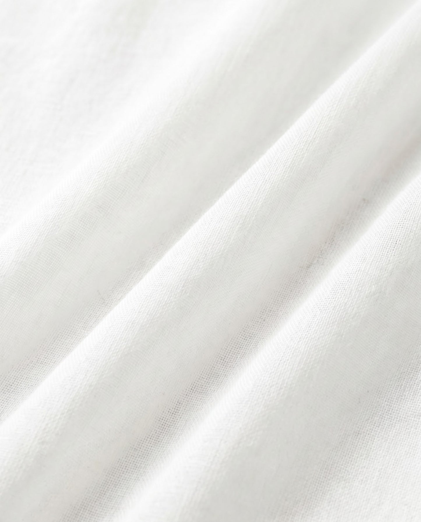 Bold Runner Essential Tee - White