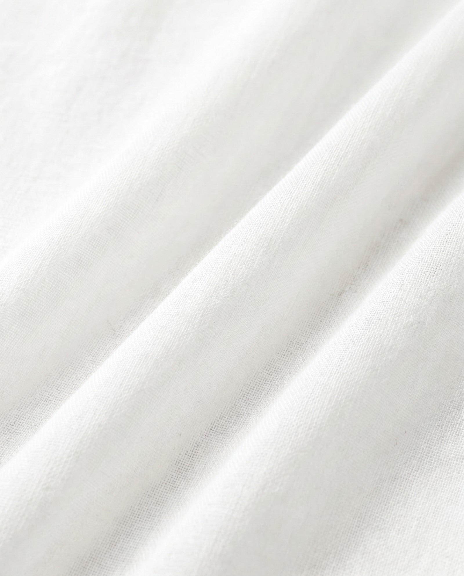 Bold Runner Essential Tee - White