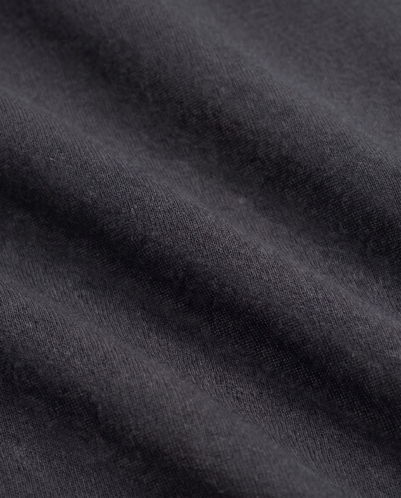 Bold Runner Essential Tee - Faded Black